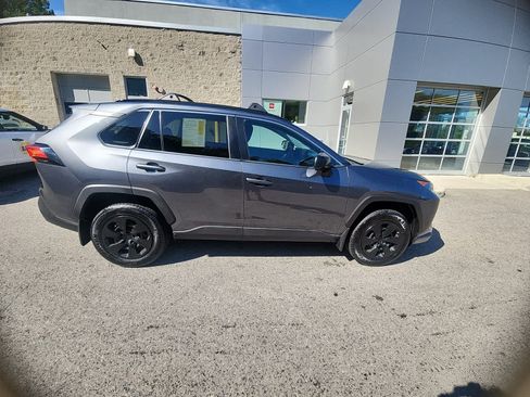 Used 2019 Toyota RAV4 LE AWD/4WD image 21
