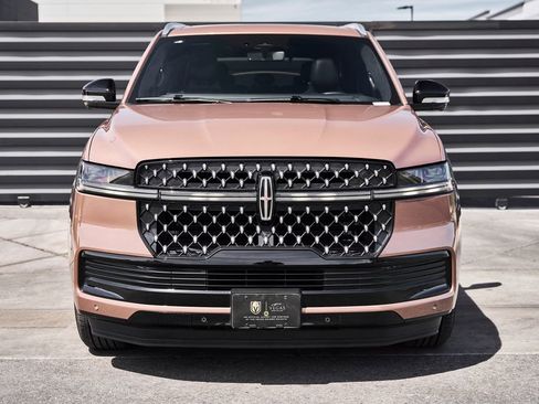 Used 2025 Lincoln Navigator Black Label AWD/4WD image 12