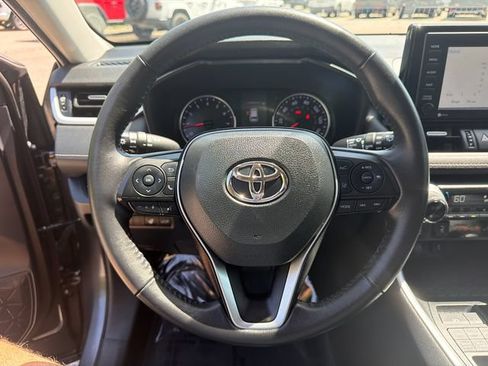 Used 2020 Toyota RAV4 XLE Premium AWD/4WD image 28