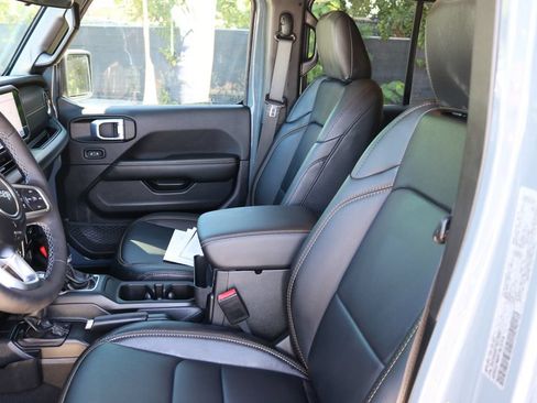Used 2026 Jeep Wrangler Unlimited Sahara w/ Safety Group AWD/4WD image 12