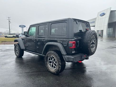 Used 2025 Jeep Wrangler Unlimited Rubicon image 3