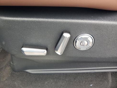 New 2026 Lincoln Navigator L Reserve AWD/4WD image 13