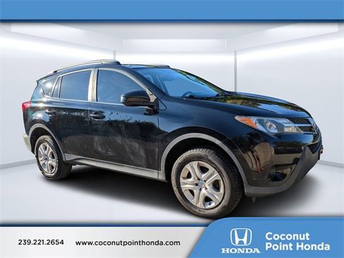 Used 2015 Toyota RAV4 LE image 1