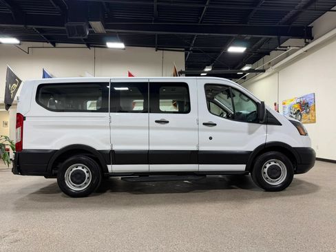 Used 2019 Ford Transit 150 XL RWD image 4