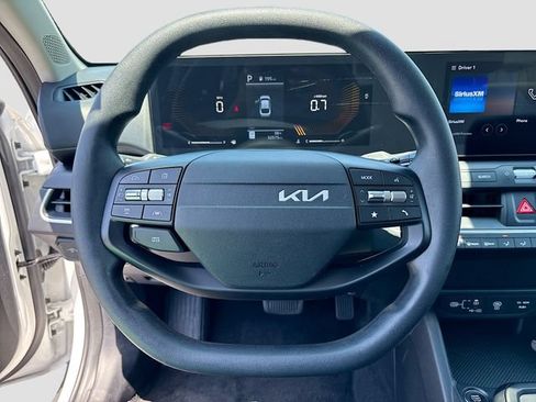 Used 2025 Kia K4 FWD image 11