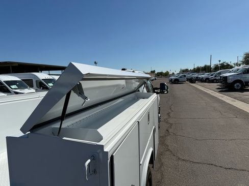 New 2025 Ford F350 XL w/ XL Chrome Package image 11