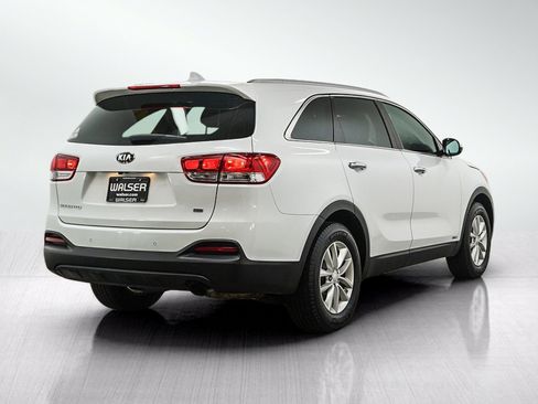 Used 2017 Kia Sorento AWD w/ LX Convenience Package image 5