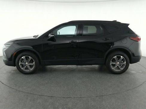 Used 2025 Chevrolet Blazer LT FWD image 5