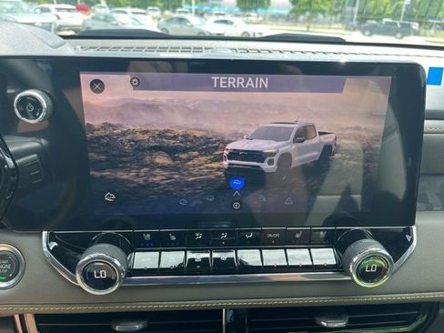 New 2026 Chevrolet Colorado ZR2 w/ Technology Package AWD/4WD image 33