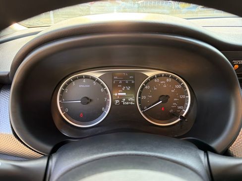 Used 2020 Nissan Kicks S image 20