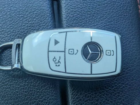 Used 2020 Mercedes-Benz GLB 250 image 34