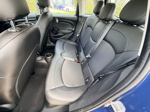 Used 2017 MINI Cooper 4-Door Hardtop image 18