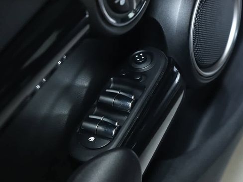 Used 2015 MINI Cooper S image 17