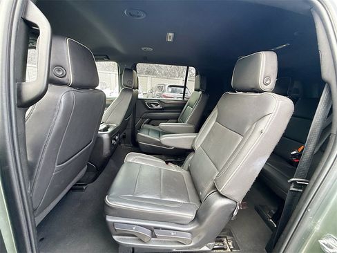 Used 2023 Chevrolet Suburban Premier image 26