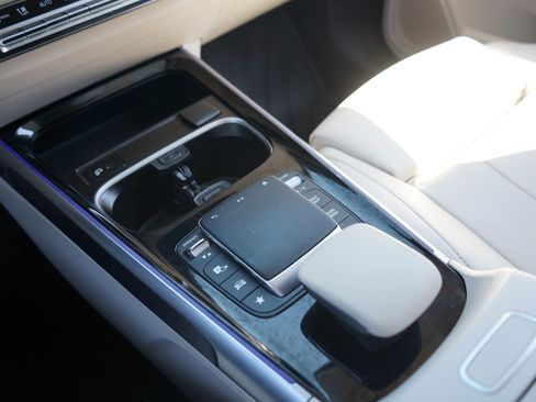 Used 2023 Mercedes-Benz GLB 250 AWD 250 4MATIC image 19