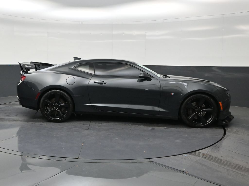 Used 2018 Chevrolet Camaro SS RWD image 6