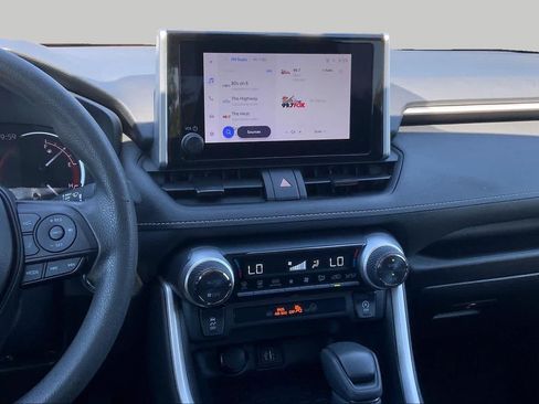 Used 2024 Toyota RAV4 XLE FWD image 7