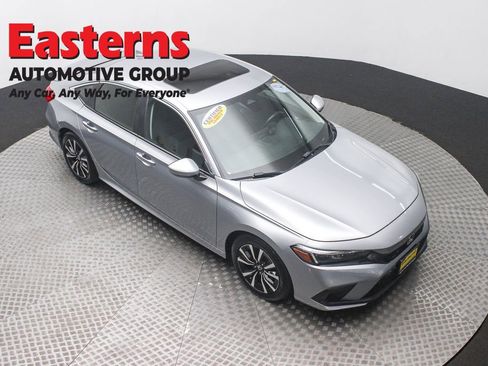 Used 2022 Honda Civic EX image 3