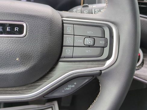 Used 2024 Jeep Wagoneer Series II w/ Flexible Seating Group RWD image 23