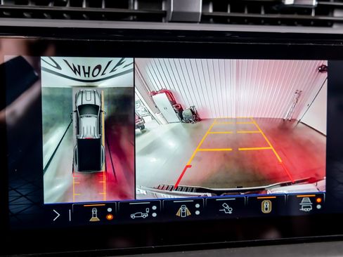 Used 2025 GMC Sierra 3500 Denali Ultimate image 11