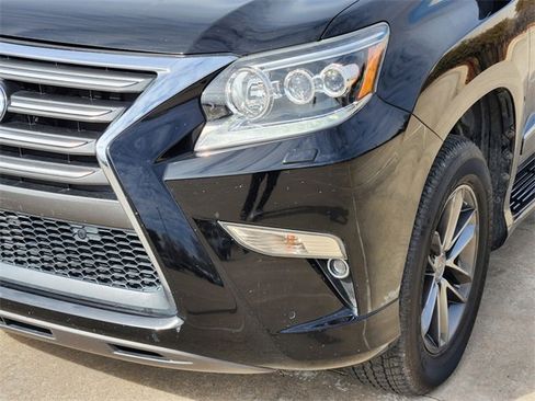 Used 2019 Lexus GX 460 image 9
