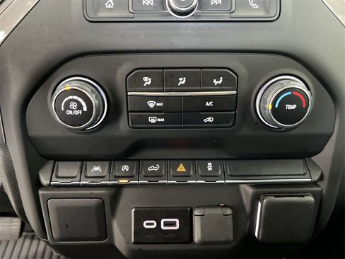 Used 2025 Chevrolet Silverado 1500 Custom image 17