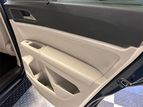 Used 2019 Volkswagen Atlas SE w/ Towing Package image 14