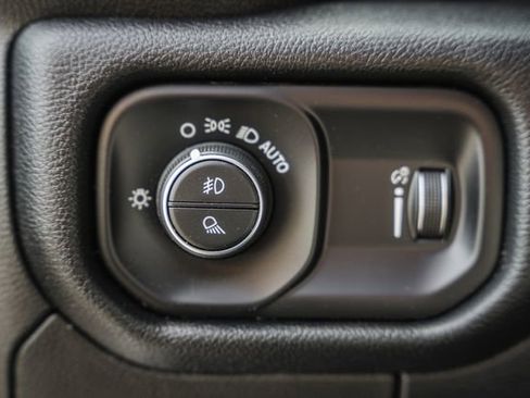 Used 2021 RAM 1500 Big Horn AWD/4WD image 44