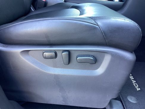 Used 2024 Nissan Armada SL w/ Captain's Chairs Package image 20