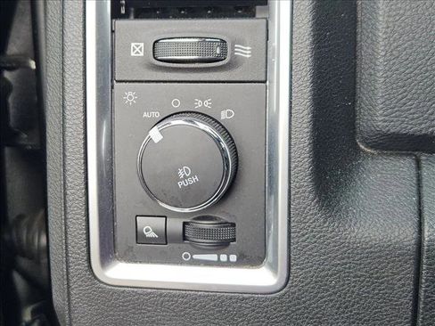 Used 2018 RAM 1500 Limited image 13