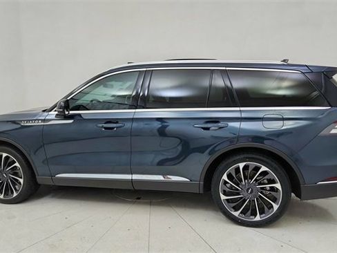 Used 2024 Lincoln Aviator Reserve w/ Equipment Group 201A image 4
