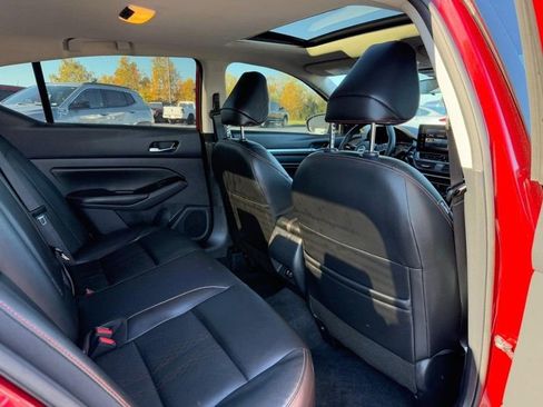 Used 2023 Nissan Altima 2.5 SR w/ SR Premium Package image 10