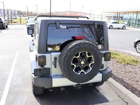 Used 2013 Jeep Wrangler Unlimited Sahara w/ Connectivity Group image 14