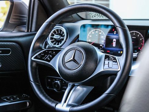 Certified 2024 Mercedes-Benz GLB 250 image 18