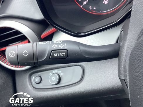 Used 2024 Chevrolet Trax RS FWD image 19