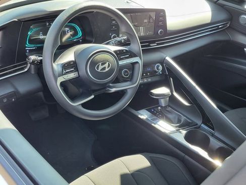 Certified 2026 Hyundai Elantra Hybrid FWD image 5