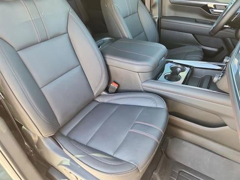 Used 2025 Chevrolet Suburban RST w/ Comfort Package AWD/4WD image 14
