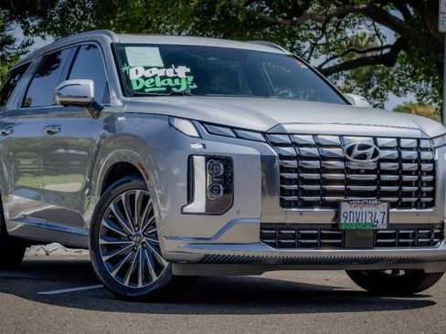 Used 2023 Hyundai Palisade Calligraphy w/ Cargo Package image 10