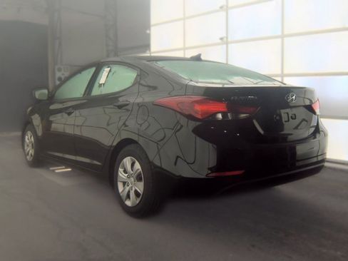 Used 2016 Hyundai Elantra SE FWD image 3