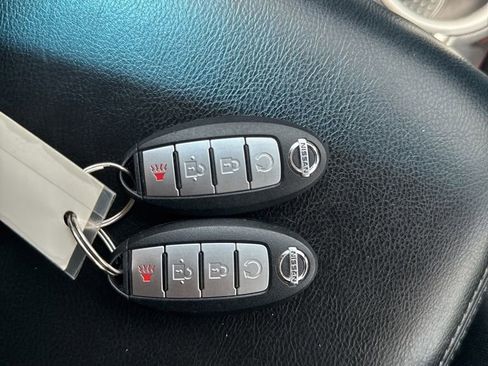 Used 2018 Nissan Pathfinder SV AWD/4WD image 36