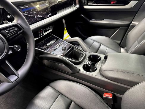 New 2026 Porsche Cayenne AWD/4WD image 17
