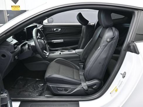 Used 2024 Ford Mustang Coupe RWD image 11