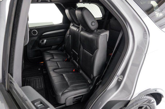 Used 2020 Land Rover Discovery Landmark AWD/4WD image 14