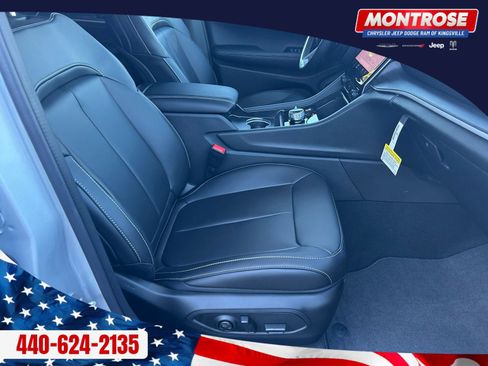 New 2025 Jeep Grand Cherokee Limited w/ Black Appearance Package image 31