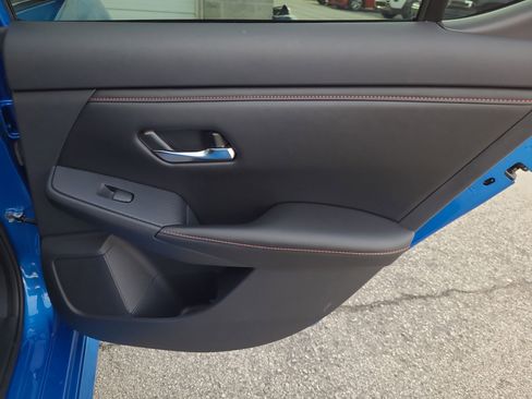 Used 2024 Nissan Sentra SR w/ SR Premium Package image 32