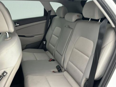Used 2017 Hyundai Tucson SE AWD/4WD image 10
