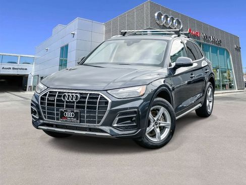 Used 2023 Audi Q5 2.0T Premium w/ Convenience Package image 1