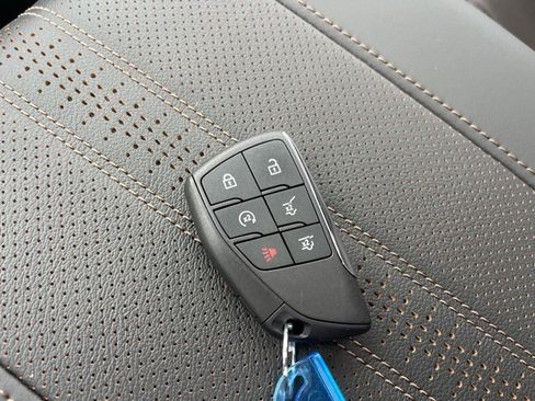 New 2026 Chevrolet Suburban High Country image 44