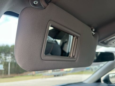 Used 2020 Toyota Camry LE image 20