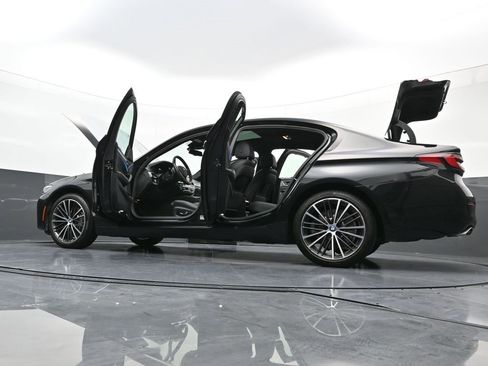 Used 2023 BMW 530e xDrive w/ Executive Package image 42